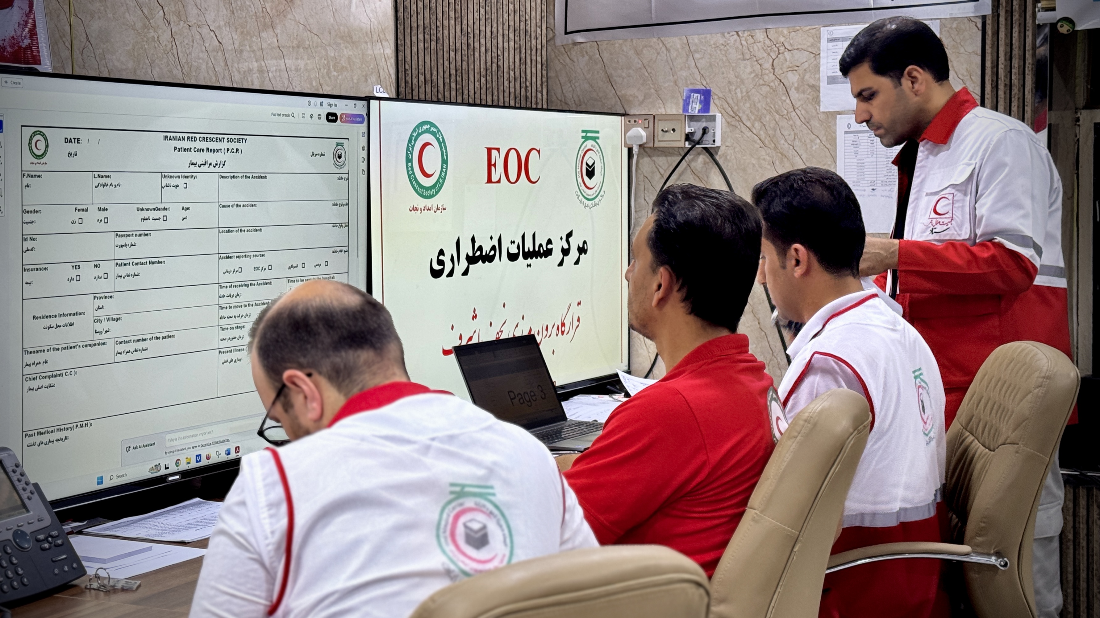 ۱۰ ساعت انتظار و اضطراب یک مادر برای پیدا کردن کودک ۷ ساله در نجف/ روایت پناه آوردن ۳ کودک گمشده به آغوش امدادگران هلال‌احمر در عراق + فیلم