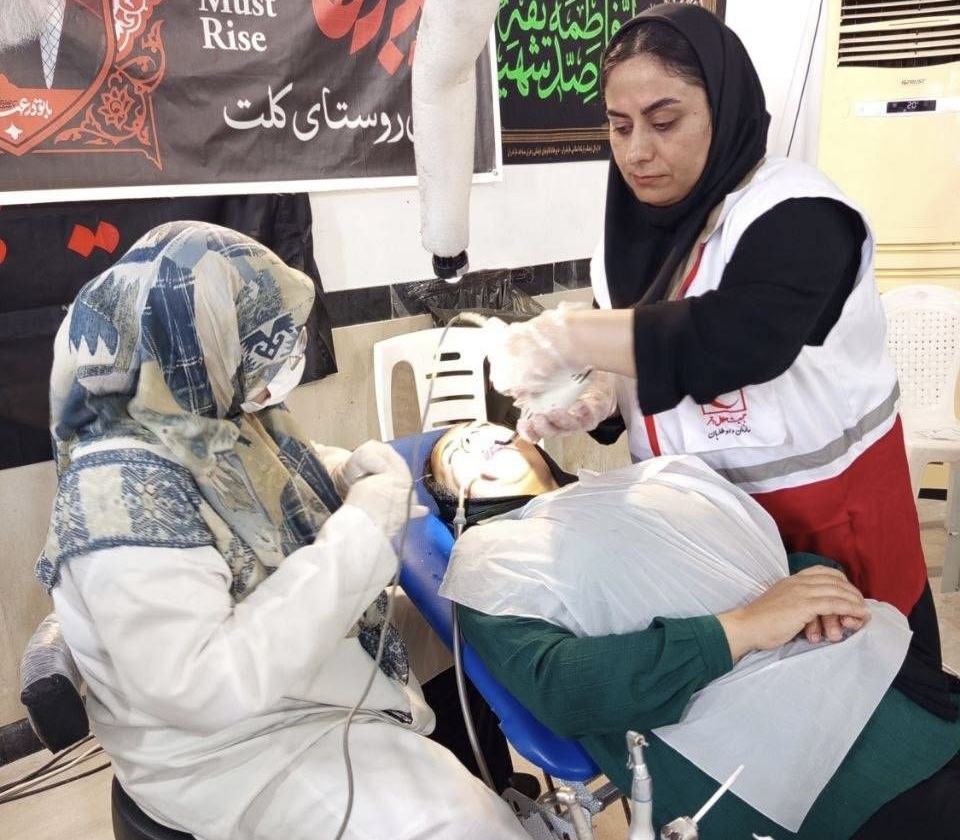 ارائه خدمات رایگان کاروان تخصصی سلامت دندانپزشکی هلال‌احمر به ۴٠٠ نفر در روستای کلت شهرستان نکا