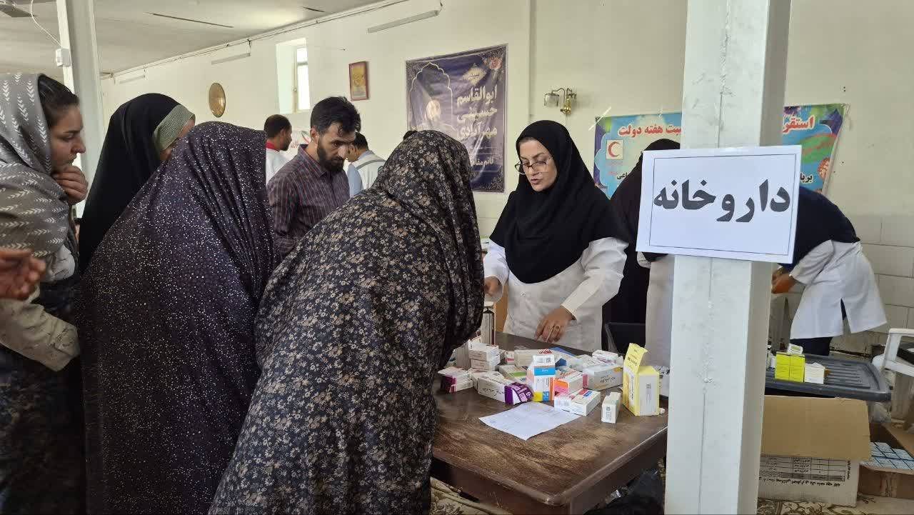 بهره‌مندی ۳۵۸ نفر از خدمات درمانی و حمایتی کاروان سلامت هلال‌احمر اراک در مهرآباد