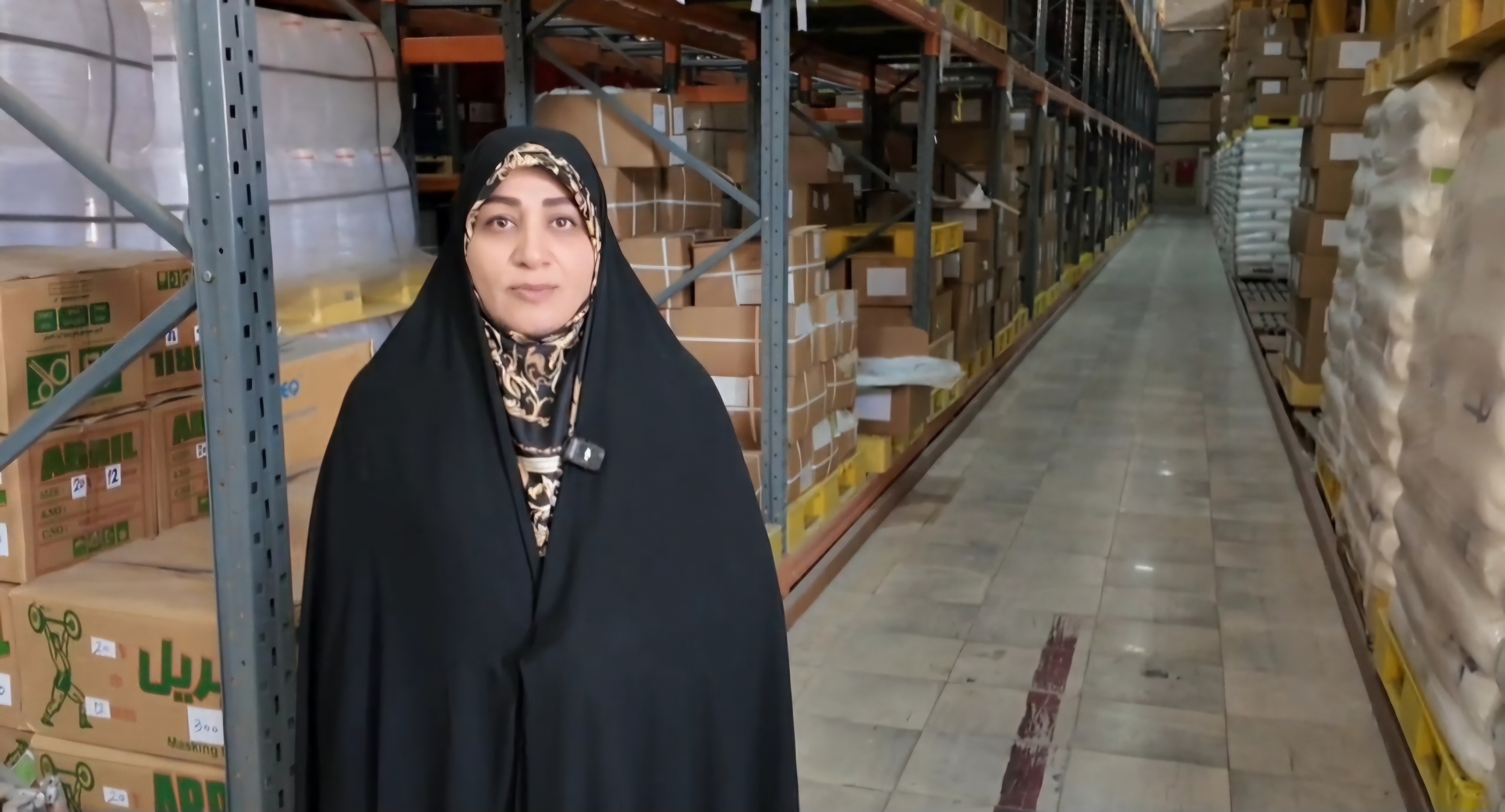 آزادسازی ۸ کانتینر محموله داروی بیماران دیالیزی با پیگیری هلال‌احمر