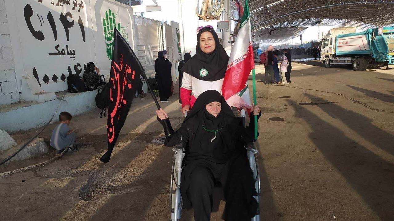خدمات بی وقفه و شبانه روزی هلال احمر ایلام به زائران حسینی در مرز بین المللی مهران