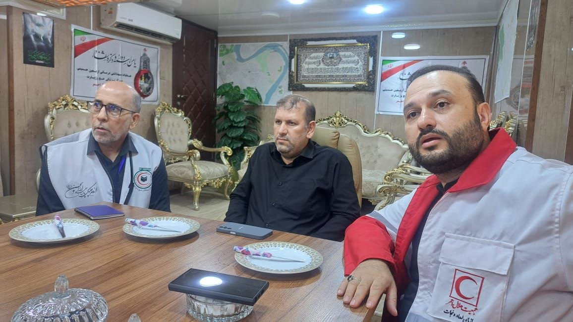 حضور دبیرکل هلال‌احمر در قرارگاه فرماندهی عملیات درمانی ایران در عراق/ تاکید بر به‌کارگیری تمام ظرفیت‌های موجود برای خدمت به زائران اربعین