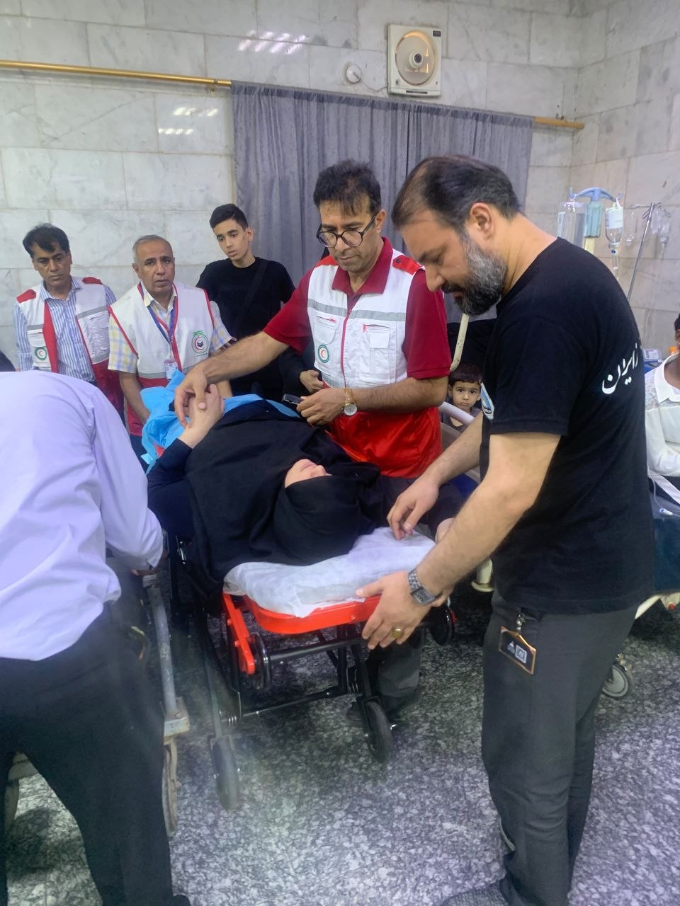مصدومیت ۱۰ زائر ایرانی در ۲ تصادف در عراق/ واژگونی اتوبوس در جاده نجف - مهران با ۷ مصدوم و آسیب‌دیدگی ۳ عضو یک خانواده در تصادف محور استان بابل