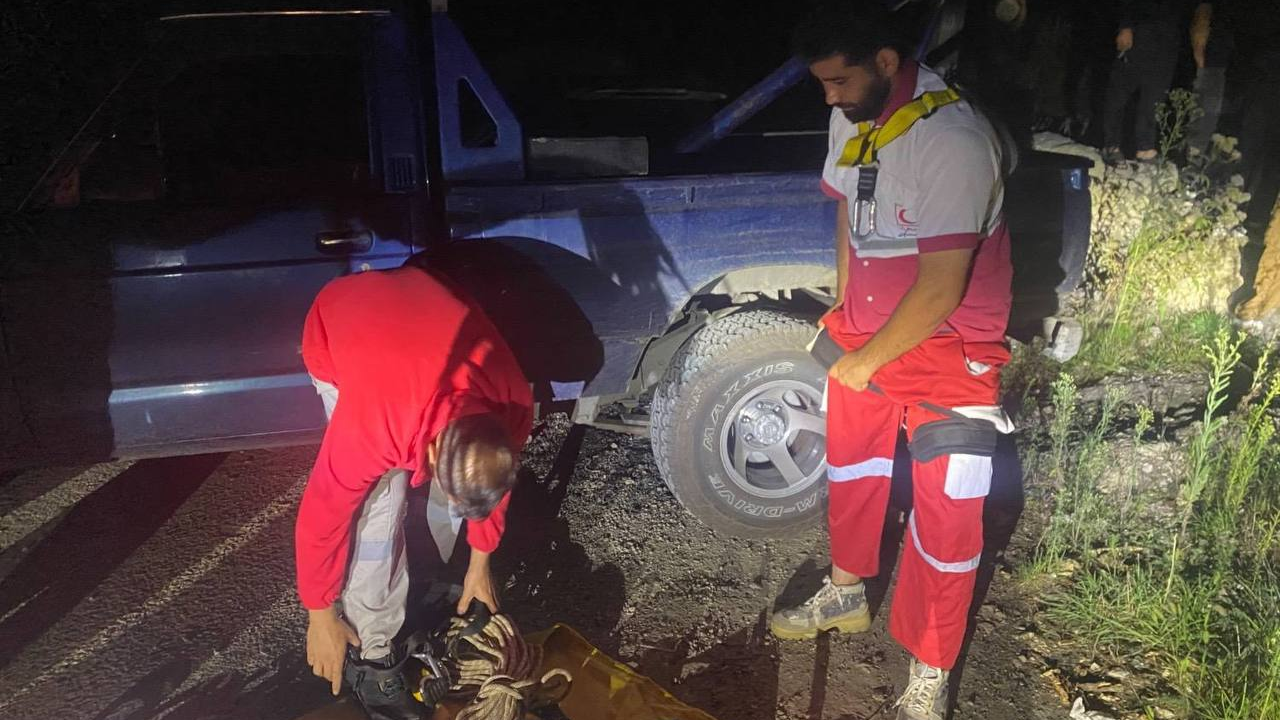 سقوط به دره در محور رویان ـ گلندرود؛ امدادرسانی ۴ ساعته هلالاحمر مازندران