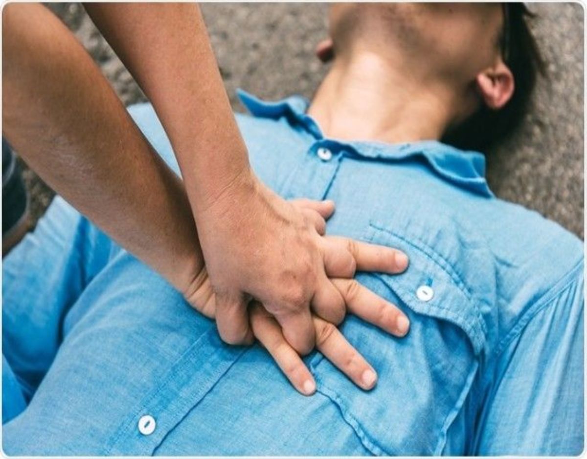 احیا قلبی ریوی در کمکهای اولیه با توجه به شیوع ویروس کرونا