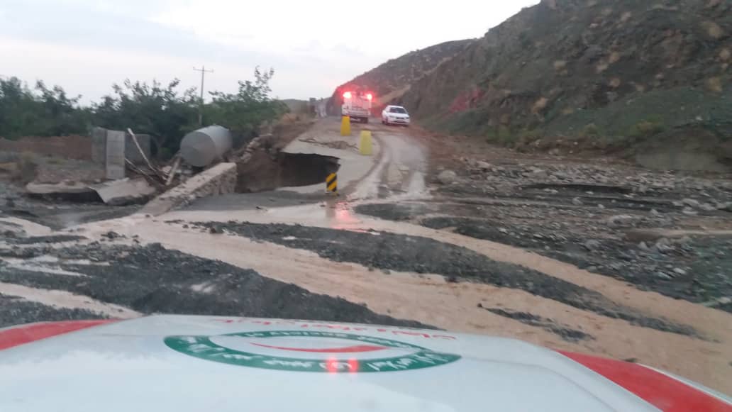 خدمات رسانی هلال احمر خراسان جنوبی به ۴۴۳ حادثه دیده از سیلاب