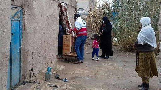 توزیع 15 دستگاه بخاری گازی در روستای کم برخوردار سرخس
