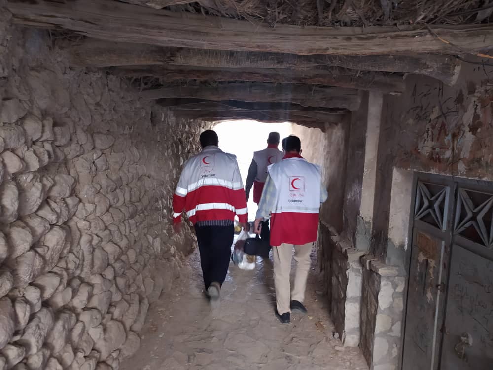 خدمات «کاروان سلامت» شهرستان بافق به روستاییان   