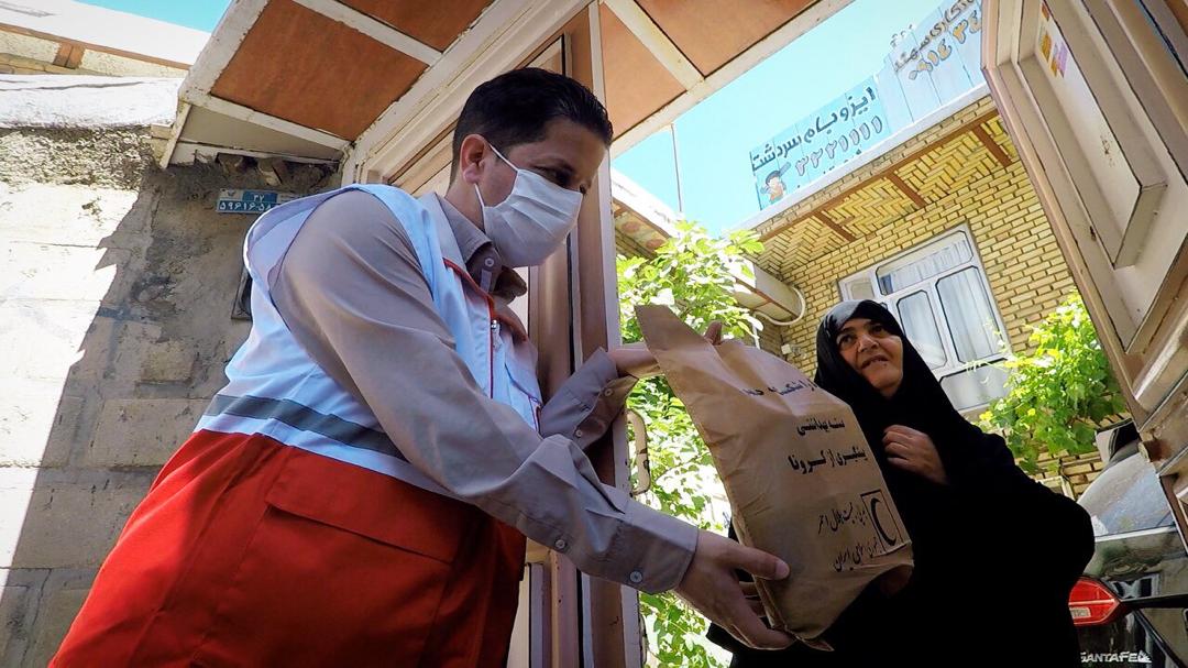 توزیع یکهزار و ٢٠٠ بسته بهداشتی بین مصدومان و جانبازان شیمیایی سردشت با تاکید رئیس جمعیت