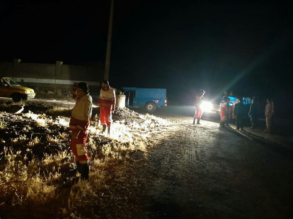 ادامه عملیات جست وجوی هلال احمر اردبیل برای یافتن کودک غرق شده در روستای چات قیه