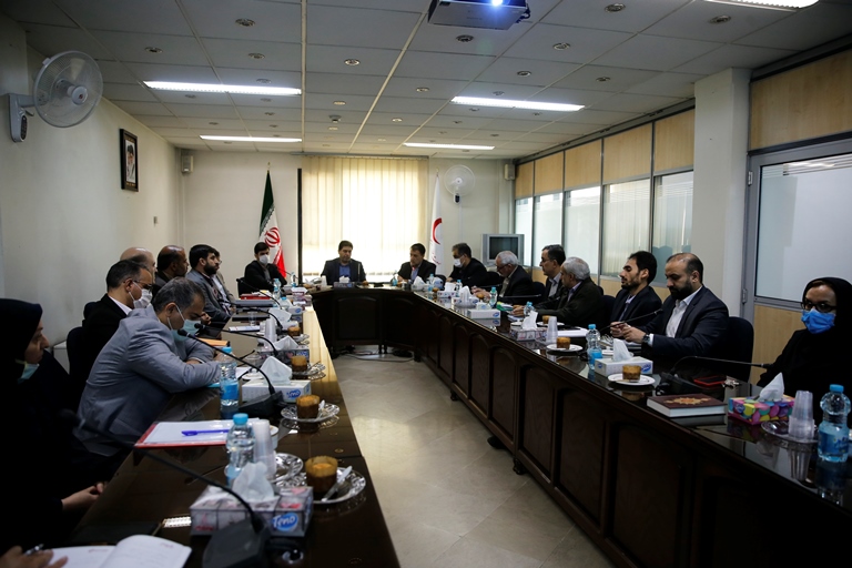 بازدید دکتر همتی از معاونت حقوقی و امور مجلس جمعیت هلالاحمر/ کارگروه تنظیم مقررات در جمعیت هلالاحمر تشکیل میشود