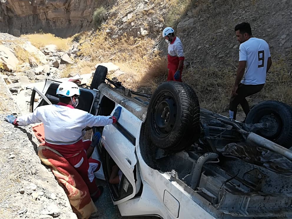 نجات شگفت انگیز بعد از واژگونی خودرو