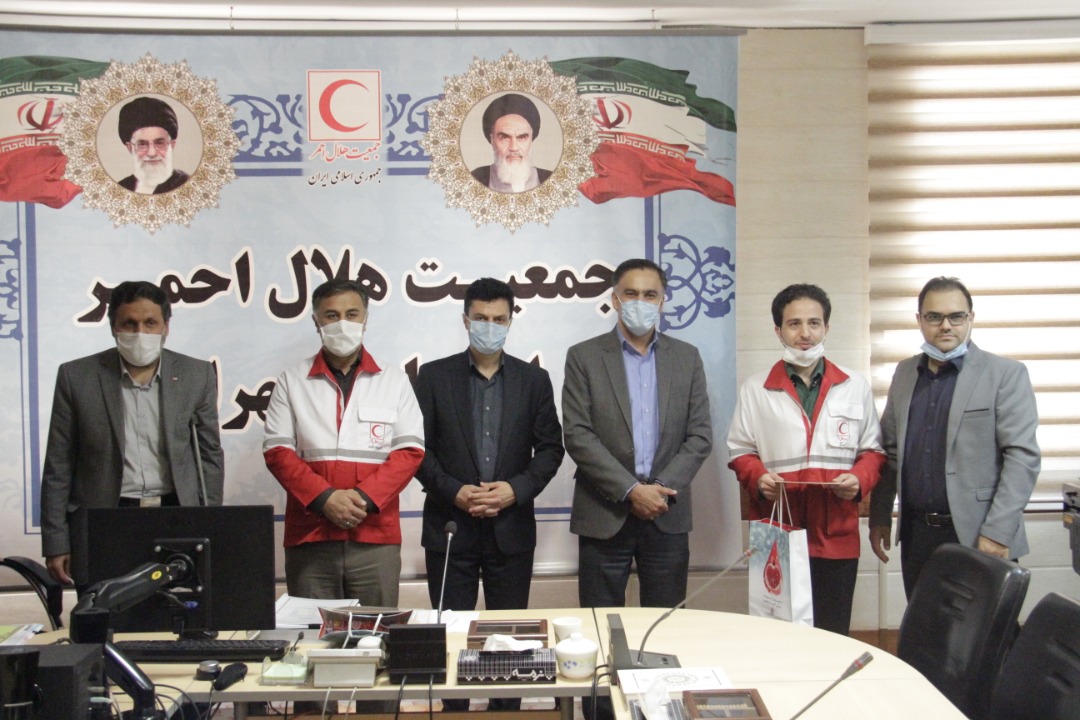 تقدیر مدیرعامل سازمان انتقال خون از هلال احمر استان تهران/ اهدای خون 1000 داوطلب استان در اپیدمی کرونا