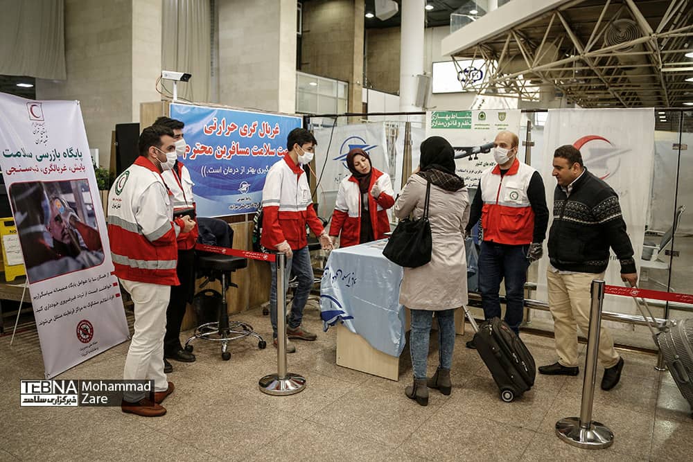 خدمات تیم های پایش و غربالگری هلال احمر شهر تهران در فرودگاه مهرآباد و ایستگاه راه آهن