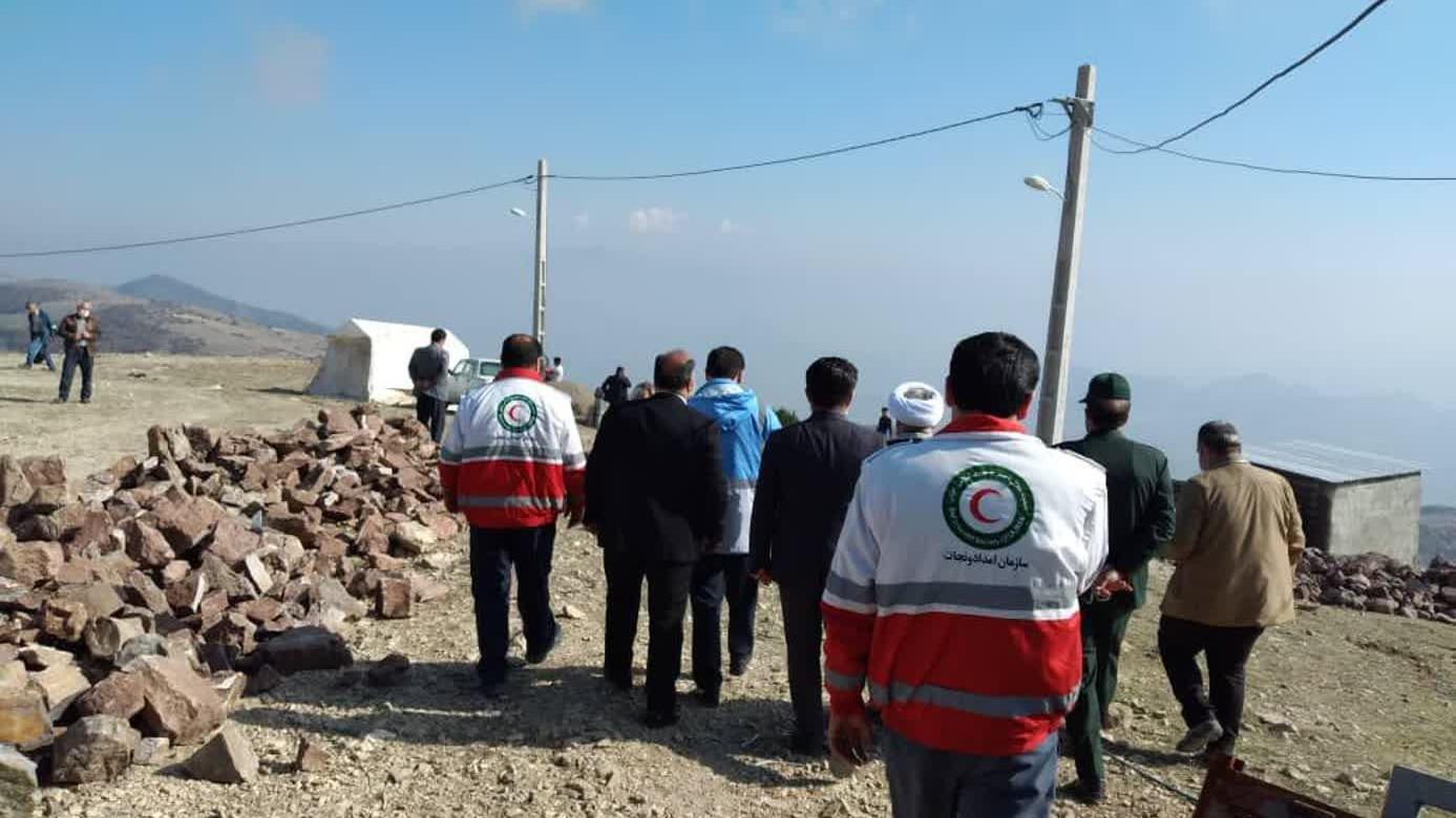 امدادرسانی به خانوارهای آسیب دیده از رانش زمین در روستای «کرگسر»آذربایجان شرقی