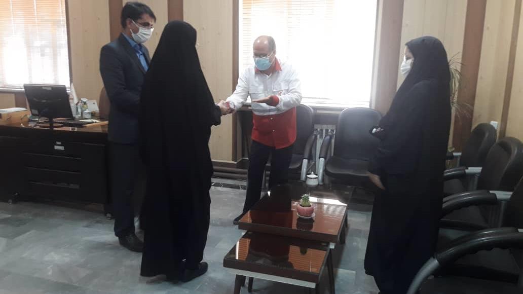 کمک ۲۴۵ میلیون ریالی هلال احمر به دانش آموزان نیازمند فردوس
