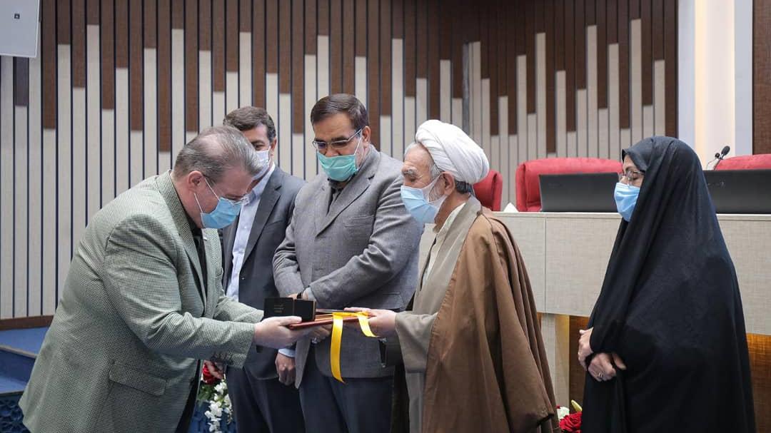 تقدیر از هلال احمر خراسان رضوی در جشنواره شهید رجایی استان