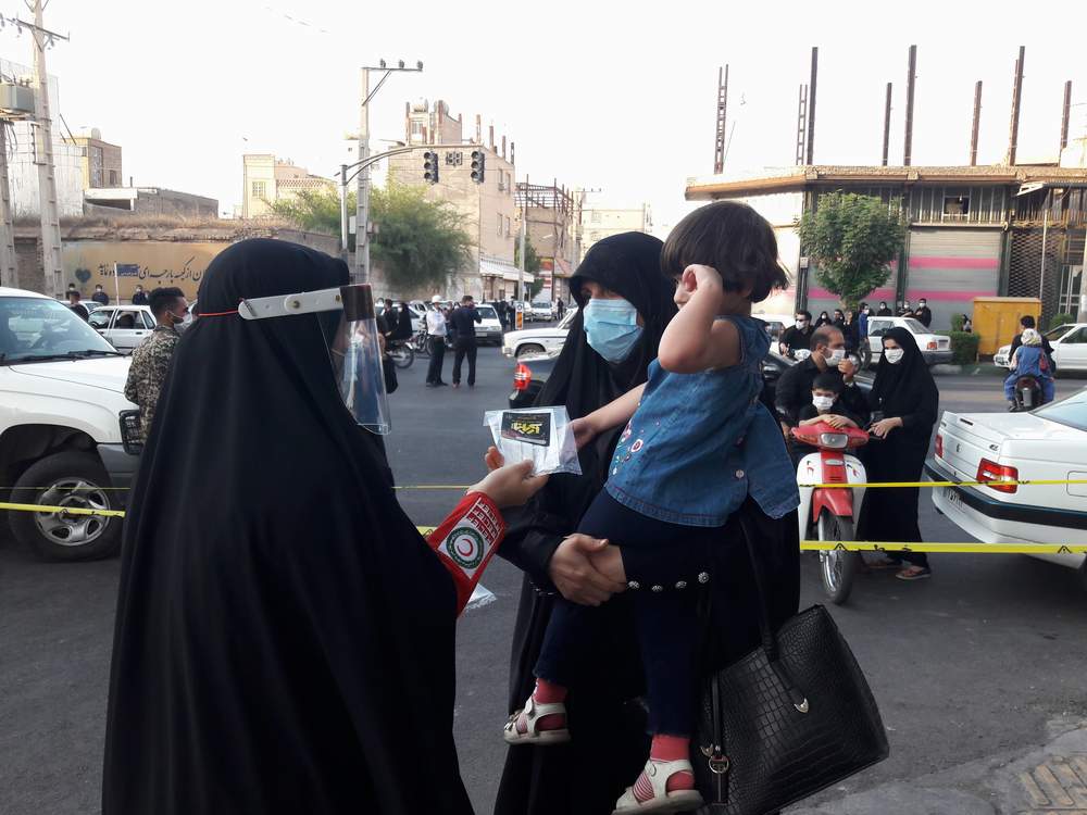 بهره مندی 210 هزار نفر از خدمات "نذر سلامت" هلالاحمر در خوزستان/ توزیع 50 هزار ماسک و دستکش یکبار مصرف میان عزاداران