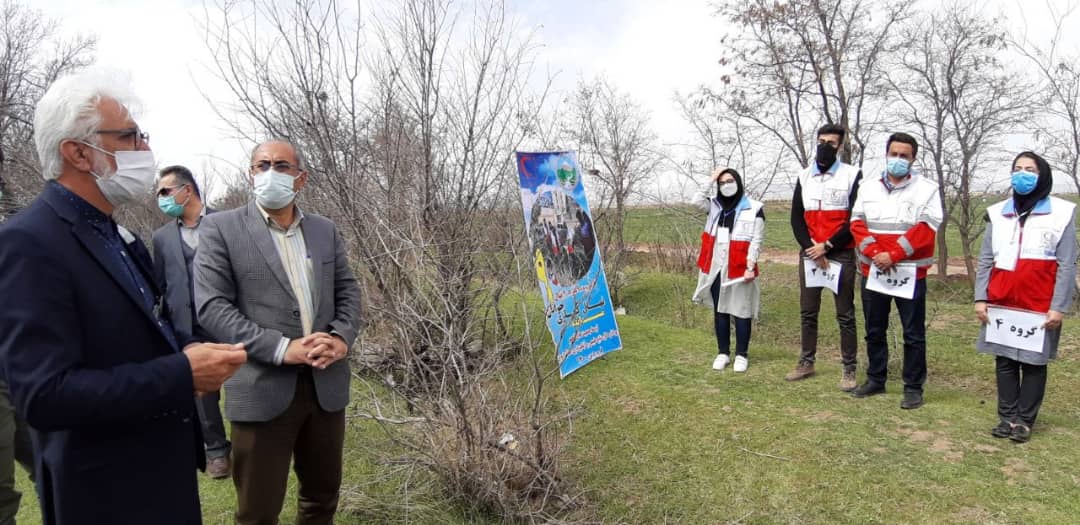 نهال کاری جوانان بشردوست استان قزوین در آستانه "روز طبیت"