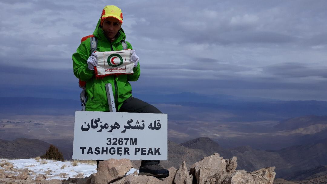 بانوی کوهستانی هلال‌احمر، صلح را از 31 قله بلند ایران فریاد می‌زند