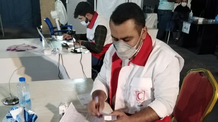 تداوم واکسیناسیون عمومی کرونا در سینما هلال اهواز/ گزارش تصویری