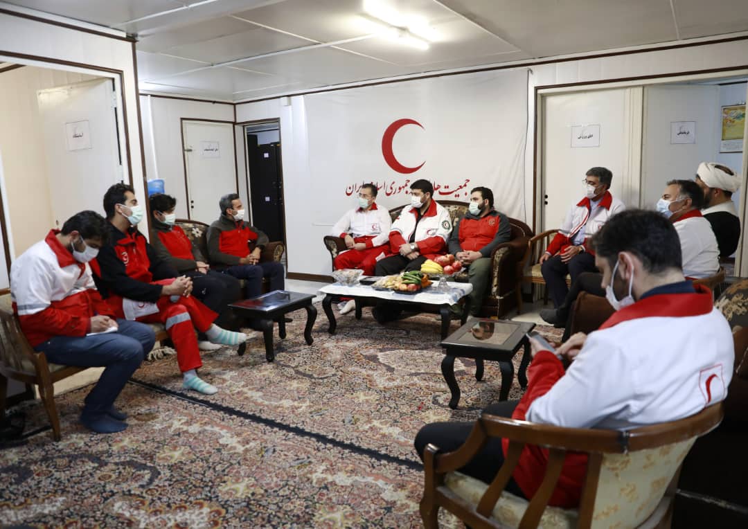 دیدار دکتر کولیوند با امدادگران پایگاه قوچک در شب یلدا/گزارش تصویری