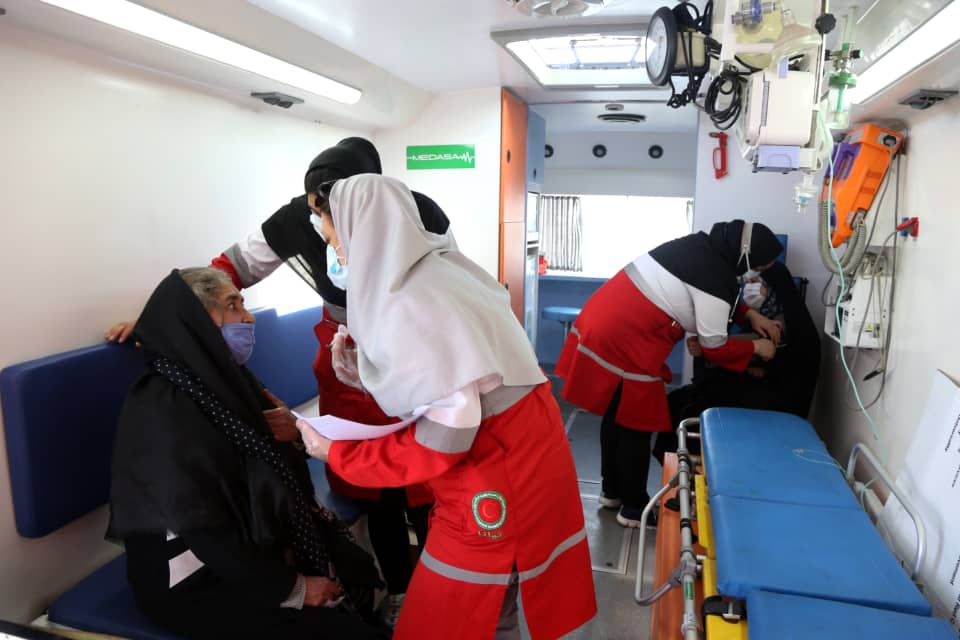 بهره مندی ۱۲۰ نفر از خدمات امدادی جمعیت هلال احمر استان تهران در یوم الله ۲۲ بهمن / امداد رسانی عوامل هلال احمر به ۲۴ مصدوم در پایتخت