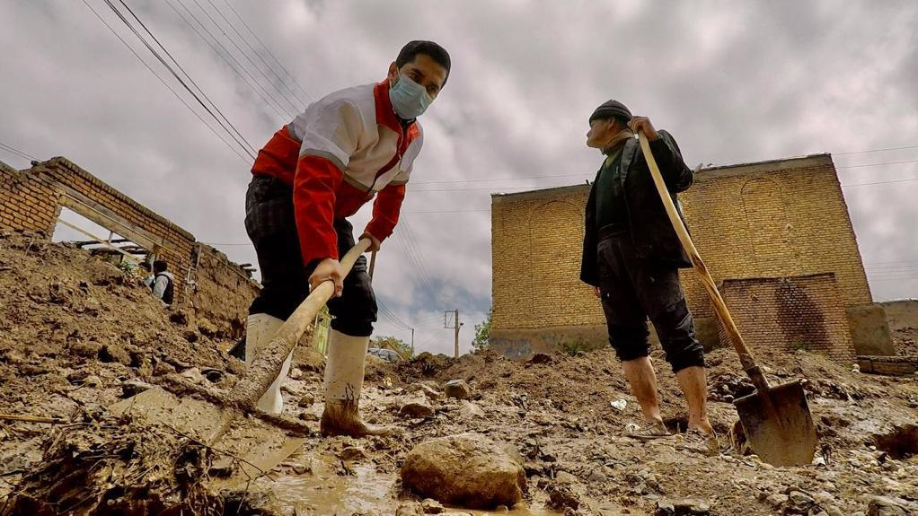 امدادرسانی هلال‌احمر آذربایجان غربی در سیل و آبگرفتگی استان