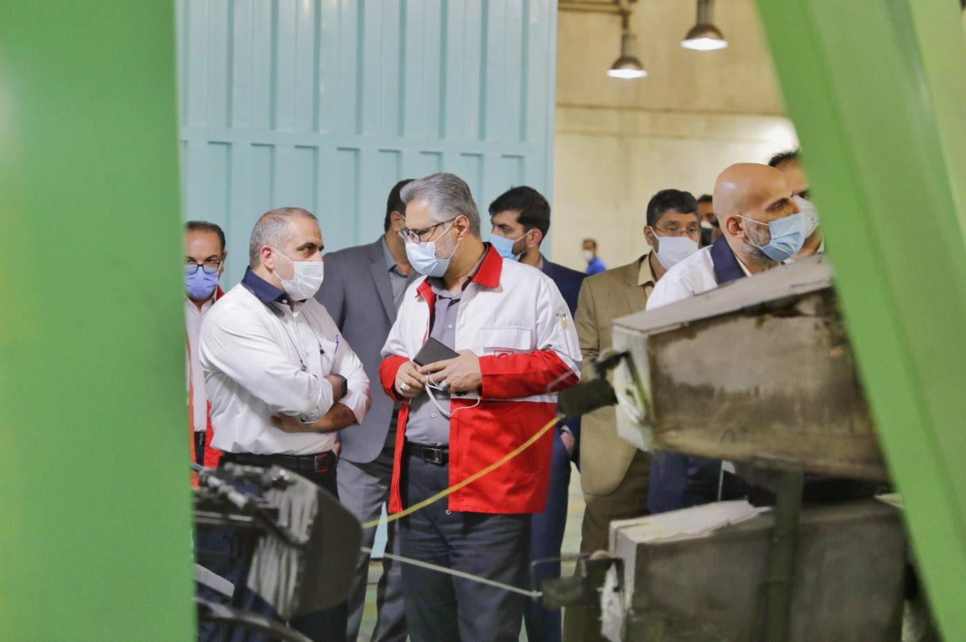 بازدید دکتر همتی از نساجی هلال احمر/گزارش تصویری