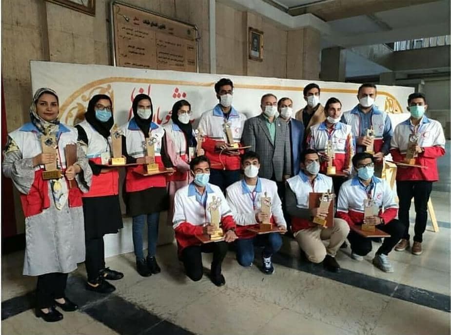 آیین اعطای تندیس فداکاری دانشجویان ایران برگزار شد/ دو عضو جوان هلال احمر استان تهران تندیس فداکاری گرفتند