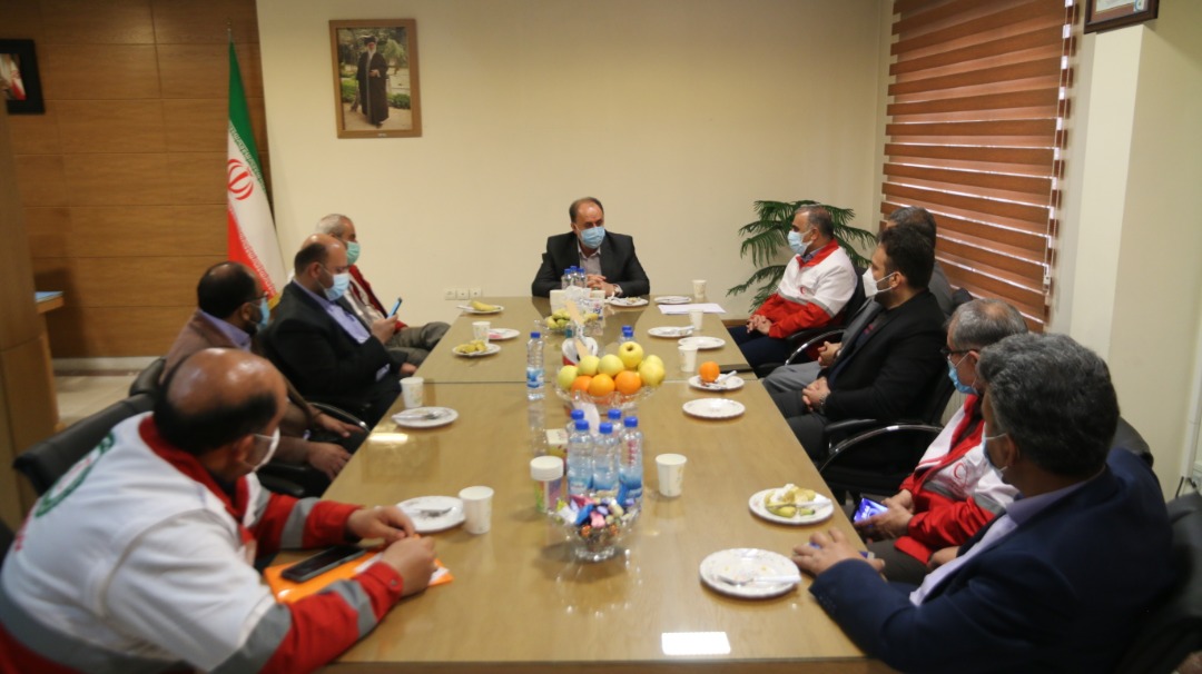 بازدید حاجی بابایی از مرکز کنترل و هماهنگی عملیات هلال احمر همدان