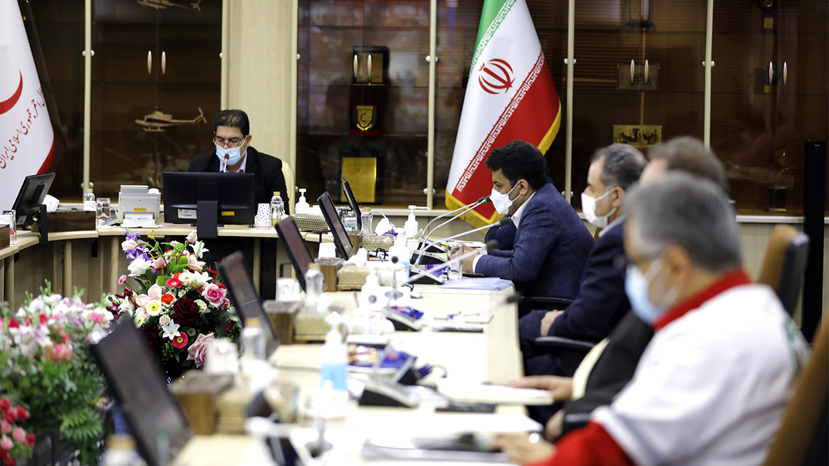 دکتر همتی تاکید کرد: لزوم اجرای مانور ساعت صفر در تمامی استانها/ هلالاحمر هیچ اعتباری از ستاد ملی مقابله با کرونا دریافت نکرده است