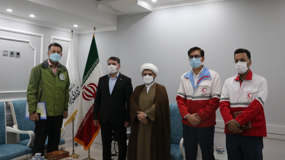 قدردانی استاندار یزد از هلال‌احمر/ جنس کار هلال‌احمر گره‌گشایی است