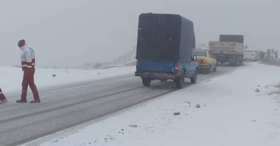 امدادرسانی هلالاحمر به ۱۰۰ نفر از شهروندان گرفتار در کولاک