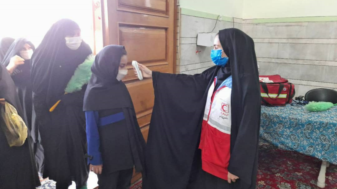 تب سنجی ۱۵ هزار و ۷۲۵ زائر علی ابن موسی الرضا توسط امدادگران جمعیت هلال احمر مشهد مقدس