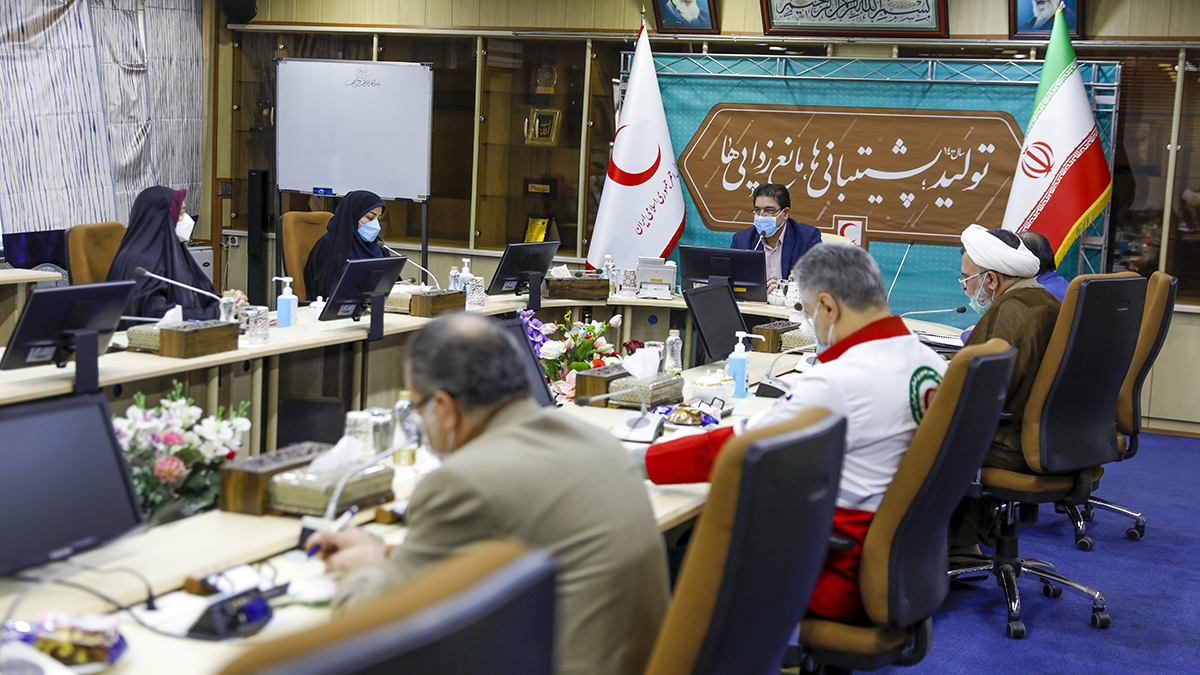 دکتر همتی: واردات واکسن و واکسینه شدن جامعه مرگ و میر ناشی از کرونا را کاهش داد/ لزوم تجهیز خانه‌های هلال به‌منظور ارتقاء آمادگی جامعه در برابر حوادث و بلایا