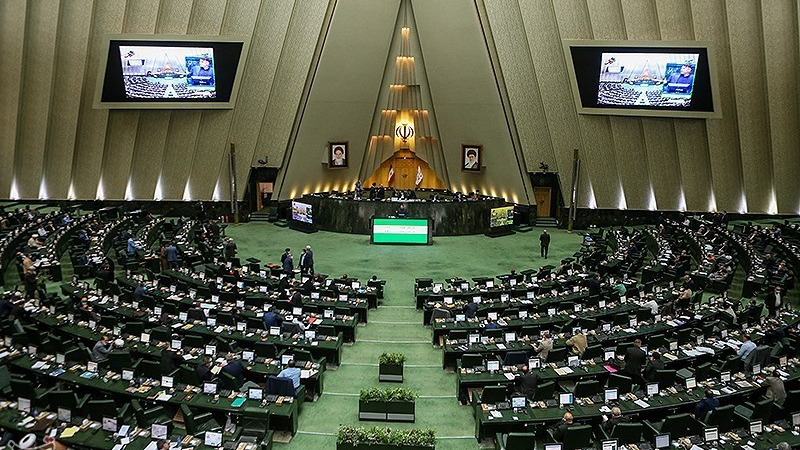 نامه نمایندگان مجلس به رئیس جمهور؛ از مدیریت جهادی رئیس جمعیت هلال احمر در واردات واکسن کرونا غافل نشوید