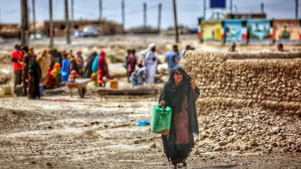 رنج بیآبی بر چهره «دونخی»/ هلالاحمر آبرسانی میکند