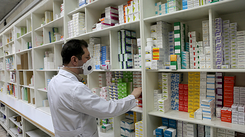 پذیرش بیش از 4600 نسخه دارویی در ایام نوروز/ تأمین داروهای حیاتی در دستور کار قراردارد