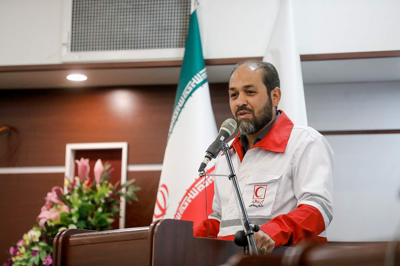 دیدار صمیمانه رئیس جمعیت هلال احمر با کارکنان و اعضای سازمان داوطلبان/گزارش تصویری