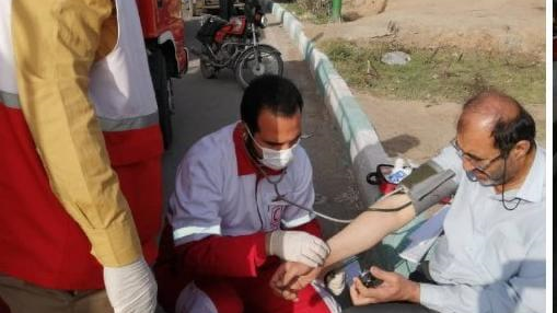 واژگونی مینی بوس حامل کارکنان شهرک علمی و تحقیقاتی اصفهان در خمینی شهر/۷ مصدوم به بیمارستان منتقل شدند