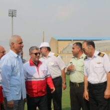 دیدار استاندار خوزستان با نیروهای امدادرسان هلال‌احمر مستقر در باغملک