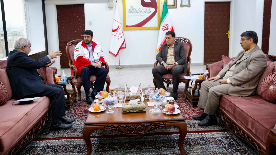 دکتر کولیوند در دیدار با نمایندگان مجلس مطرح کرد: همکاری مجلس برای بروزرسانی ناوگان امدادی هلالاحمر