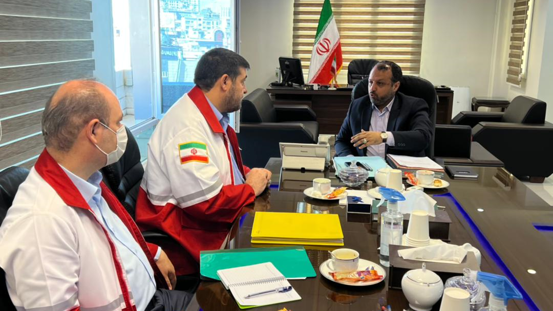 وزیر اقتصاد: تلاشهای هلالاحمر در حوادث اخیر قابل تقدیر است
