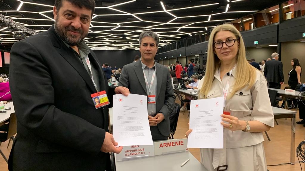 هلالاحمر ایران و صلیب سرخ ارمنستان تفاهمنامه همکاری امضا کردند