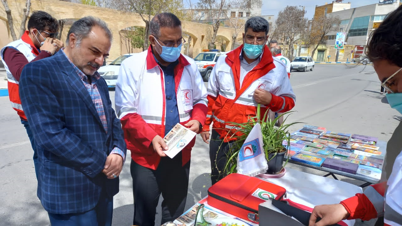 حضور رئیس سازمان جوانان جمعیت هلال احمر کشور در پستهای نوروزی جمعیت هلالاحمر استان مرکزی
