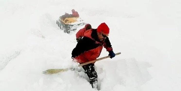 تجلیل نماینده مقام معظم رهبری در آذربایجانشرقی از هلال احمر برای نجات یک مادر باردار