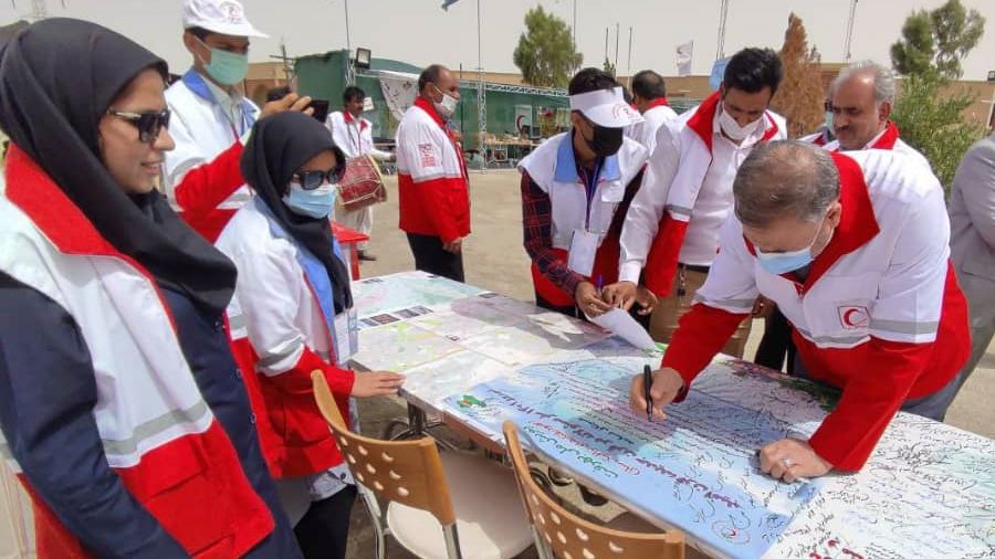 از دیدار و گفتوگو با جوانان و امدادگران حاضر در طرح نوروزی تا جلسه با استاندار و افتتاح خانه هلال