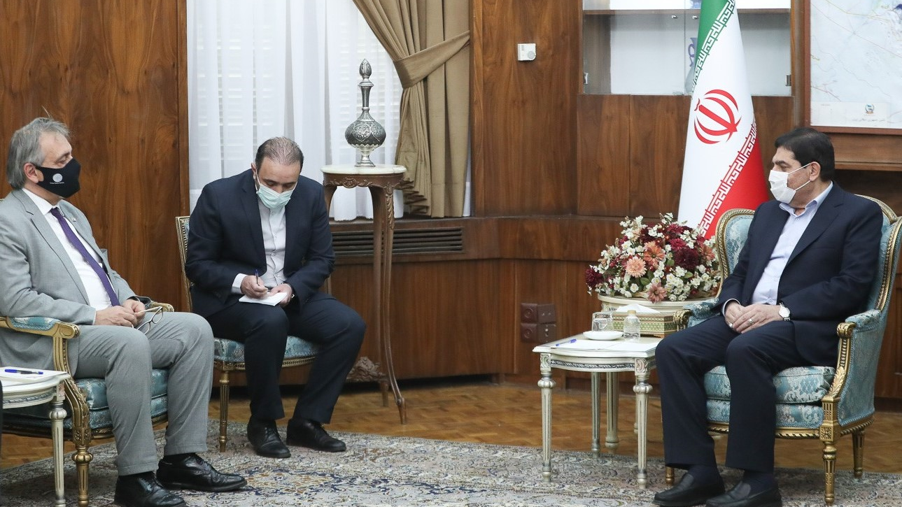 دیدار رئیس هلالاحمر و رئیس فدراسیون با معاون اول رئیس جمهوری/ دکتر مخبر: اعمال تحریمها بویژه در حوزه غذا و دارو اقدامی غیرانسانی است