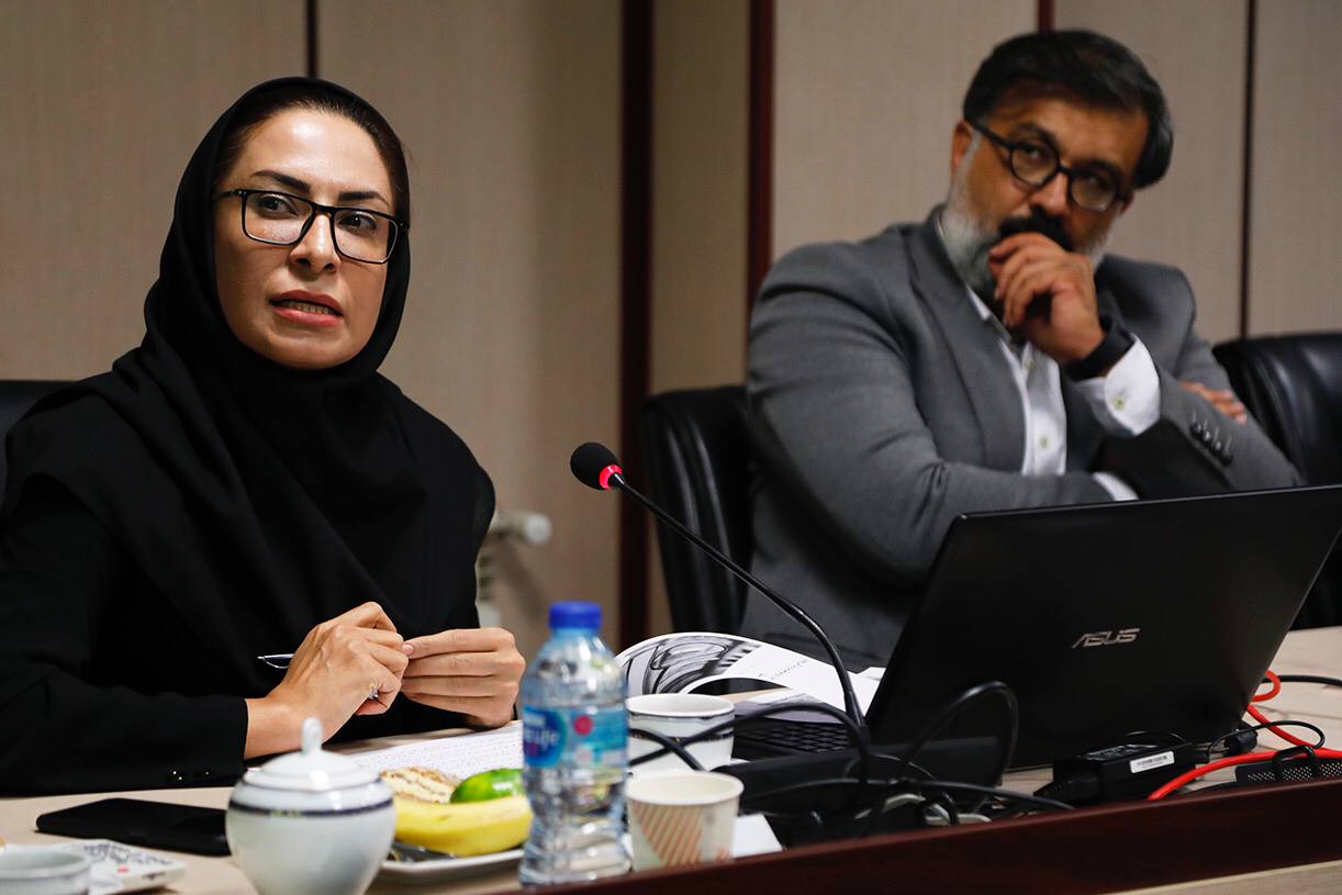 بازدید دبیرکل جمعیت به همراه دیگر مسئولان از شرکت سرمایهگذاری هلال/ گزارش تصویری